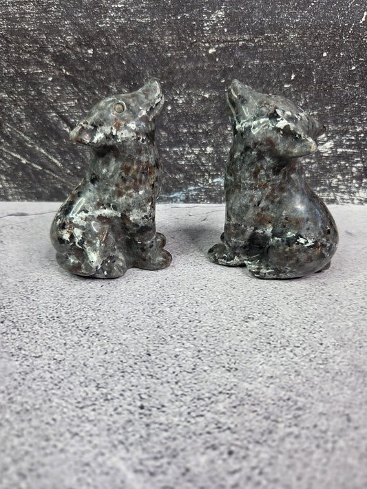 Yooperlite Wolf Carvings